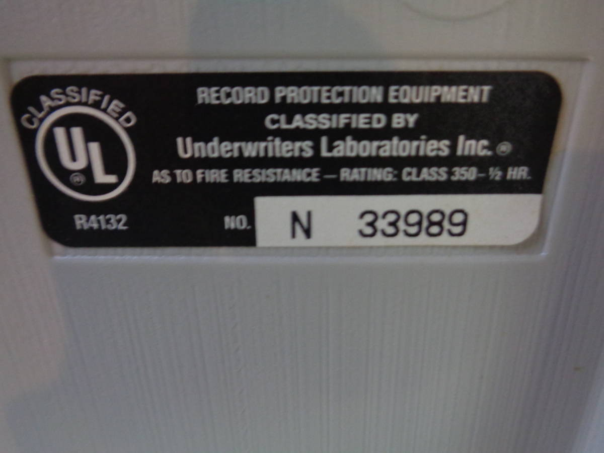 [ fire from ..]SENTRY cent lii-1160 safe enduring fire security storage cabinet security box ( key type )U.S.A.[ box attaching ]