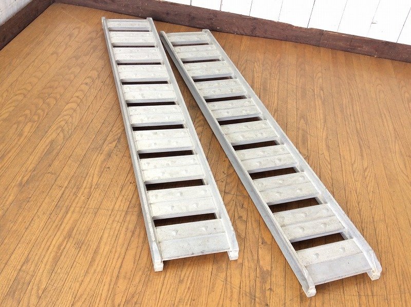 [ Showa era Bridge / aluminium bridge / ladder Bridge / slope / foot board / road board /SBA/ total length 180./ inside width 25./ maximum loading load 0.5t/ 2 ps ]