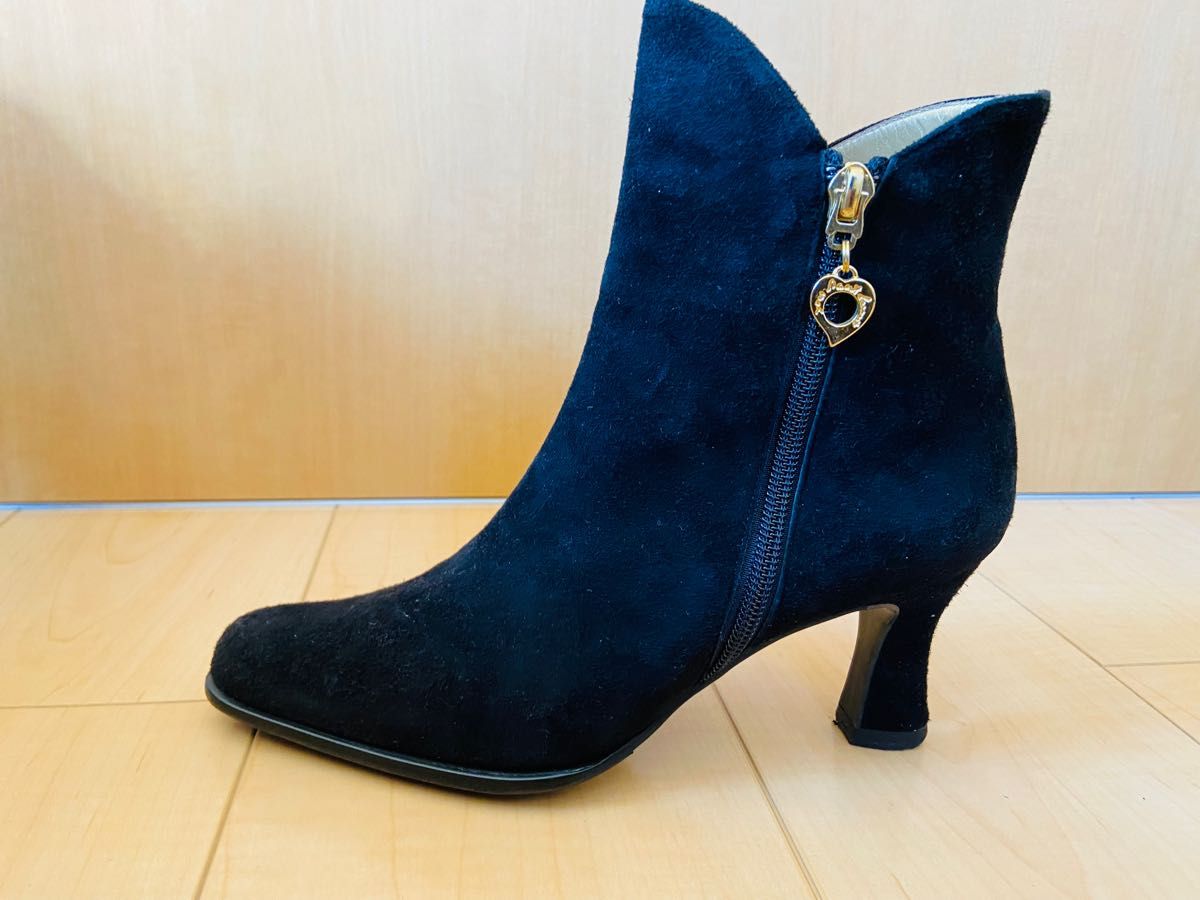 イヴ サン ローラン　女性靴　ブーツ　23.5cm　イブ サンローラン