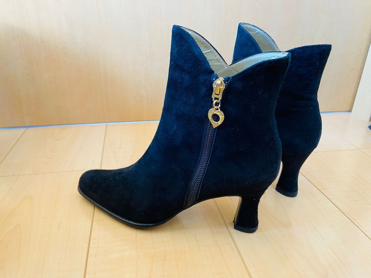 イヴ サン ローラン　女性靴　ブーツ　23.5cm　イブ サンローラン