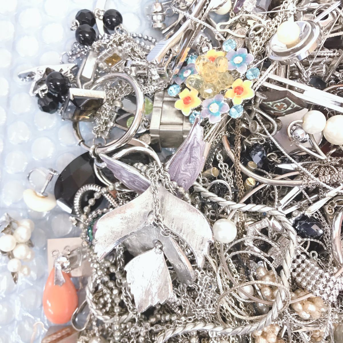 ヤフオク! - B0771 アクセサリー 大量 まとめ 約2.2kg 色々 ...