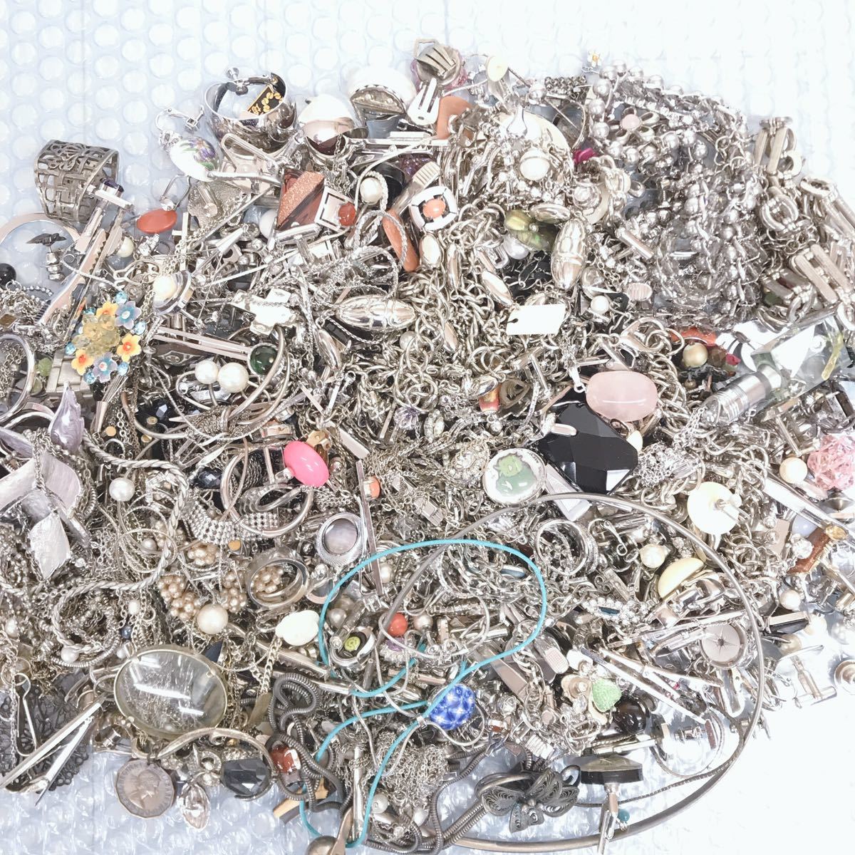 ヤフオク! - B0771 アクセサリー 大量 まとめ 約2.2kg 色々 ...