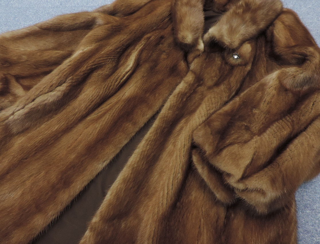 毛皮 HYDRA FURS デミバフミンク 毛皮コート 本物 リアルファー MINK 茶色系 ブラウン系 着丈80cm 裾周囲150cm club藤(842)_画像6