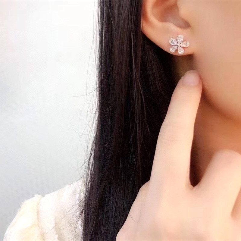 K18WG ホワイトゴールド ピアス お花 フワラー フルダイヤ ダイヤモンド-