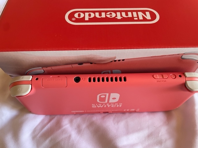 【美品】ニンテンドースイッチライト コーラル ピンク Nintendo Switch Lite 箱 ACアダプタ付き 動作確認品 【1円スタート】