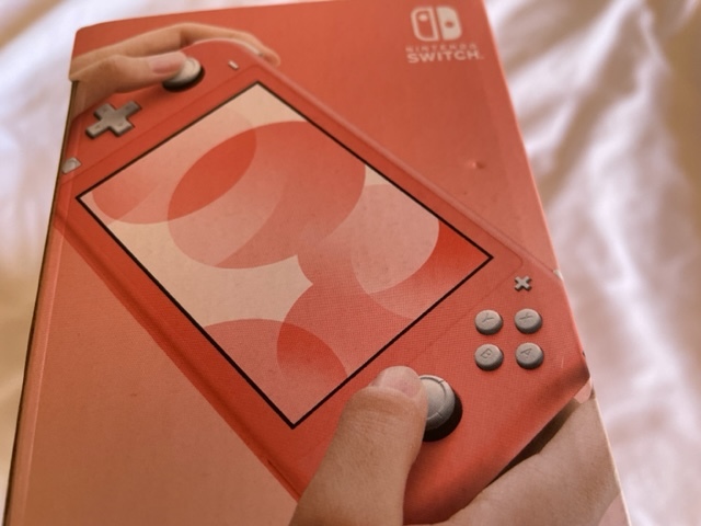 【美品】ニンテンドースイッチライト コーラル ピンク Nintendo Switch Lite 箱 ACアダプタ付き 動作確認品 【1円スタート】