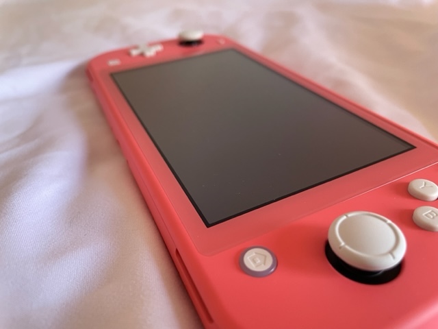 【美品】ニンテンドースイッチライト コーラル ピンク Nintendo Switch Lite 箱 ACアダプタ付き 動作確認品 【1円スタート】