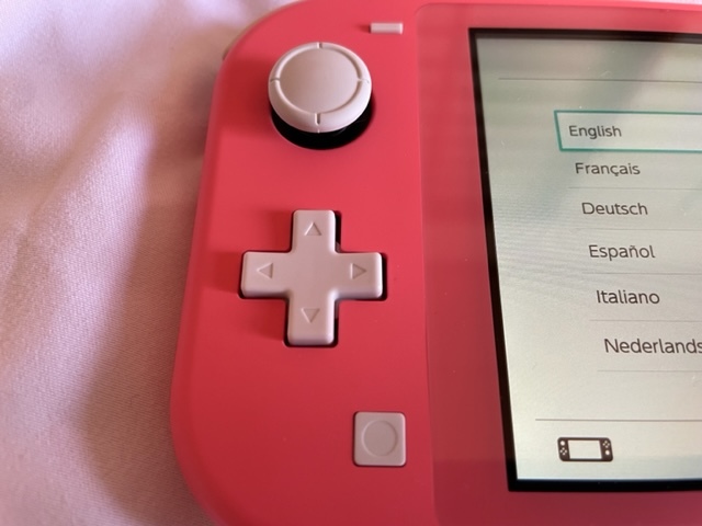 【美品】ニンテンドースイッチライト コーラル ピンク Nintendo Switch Lite 箱 ACアダプタ付き 動作確認品 【1円スタート】