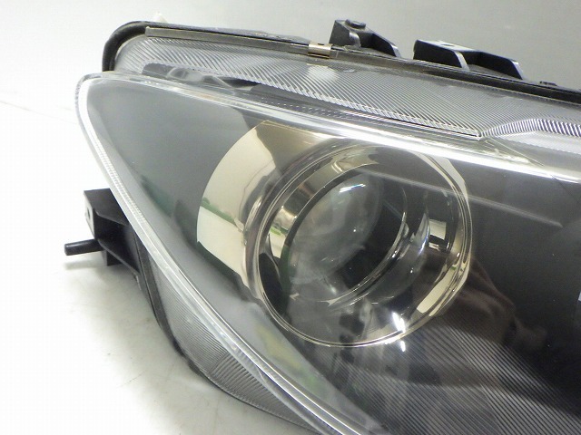 * coating has processed * Mazda GG/GY Atenza right head light HID 2357A 221201109