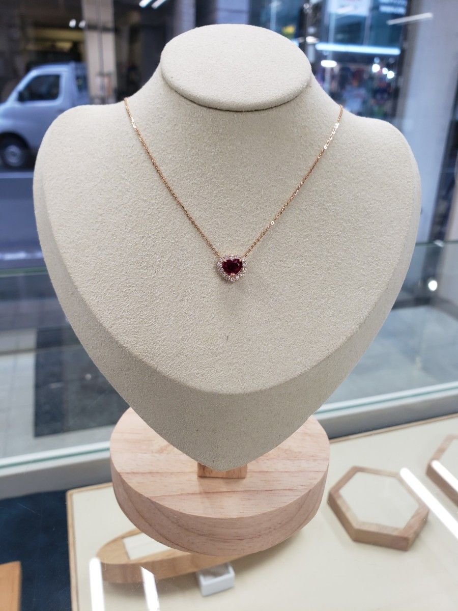 ルビーペンダント　天然ルビーダイヤモンドネックレス　Ruby Diamond Necklace 　K18PG 天然ルビー