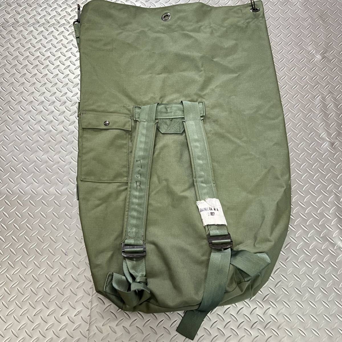 米軍放出品 実物 沖縄　ダッフルバッグ DUFFEL ナイロン 海兵隊 BAG USMC 登山(INV BC11)_画像1