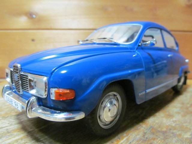 数量は多 ◇超希少 《全国一律送料800円》 1/18 96 サーブ SAAB 青色 V4 サーブ96 乗用車