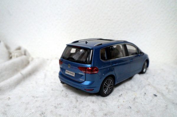 VW ゴルフ トゥーラン 1/18 ミニカー ブルー フォルクスワーゲン_画像2