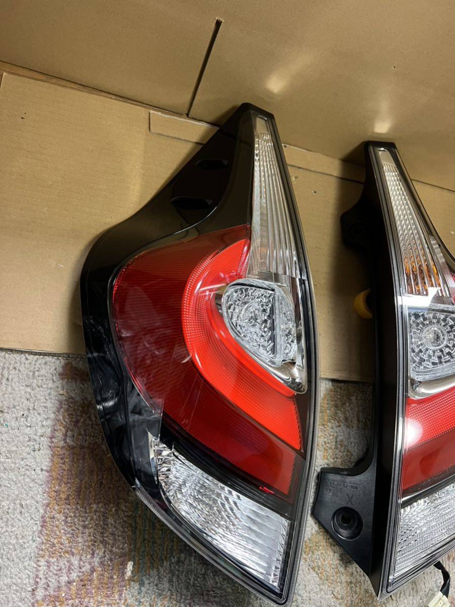 NHP10 10 アクア LED テールランプ テールライト 純正 左右セット