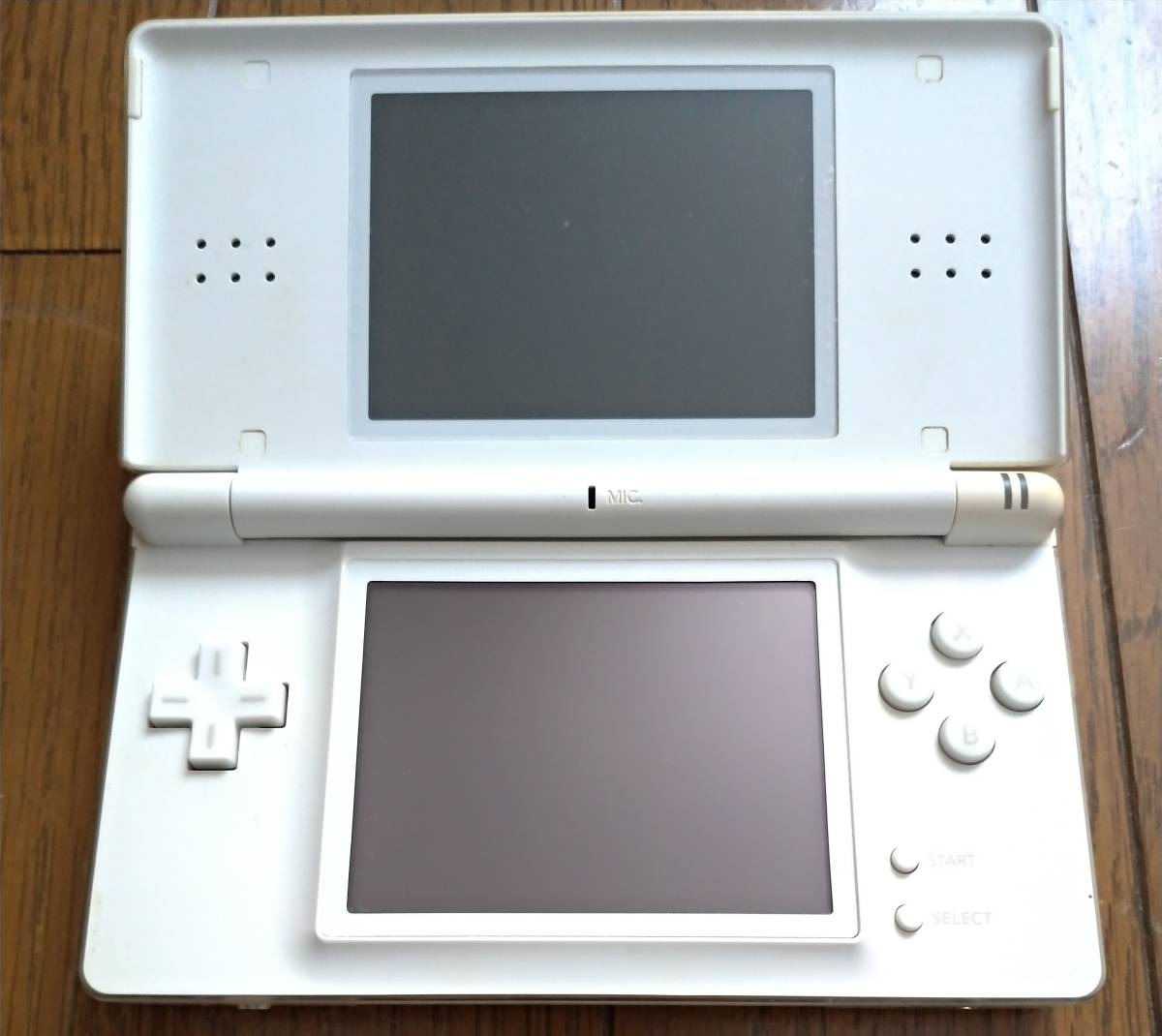 ニンテンドーDS LITE クリスタルホワイト ジャンク 電源落ちる ニンテンドーDS LITE クリスタルホワイト ジャンク 電源落ちる
