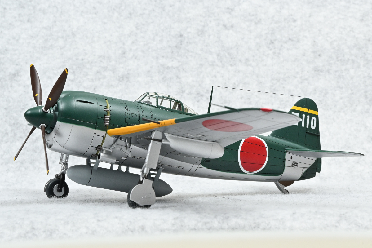送料無料 タミヤ 1/48 局地戦闘機 紫電11型甲 プラモデル 完成品