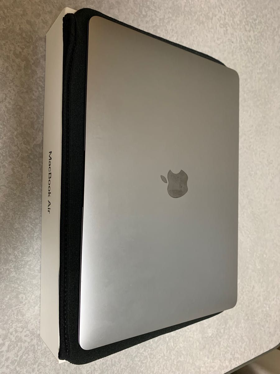 MacBook Air スペースグレイ ［MRE82J/A］ 2018モデル