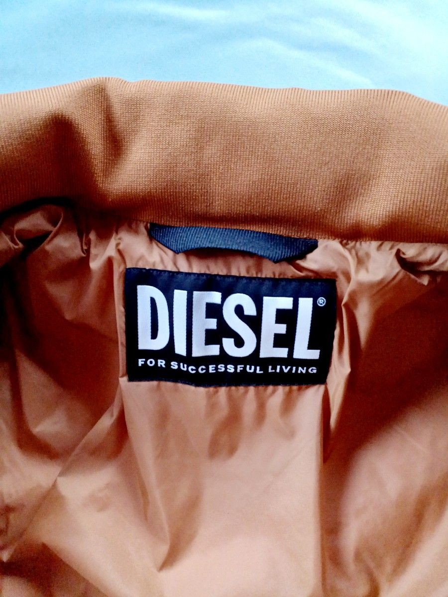 DIESEL クロップド パデッド ダウンジャケット XS (Mサイズ相当 DIESEL クロップド パデッド ダウンジャケット XS (Mサイズ相当