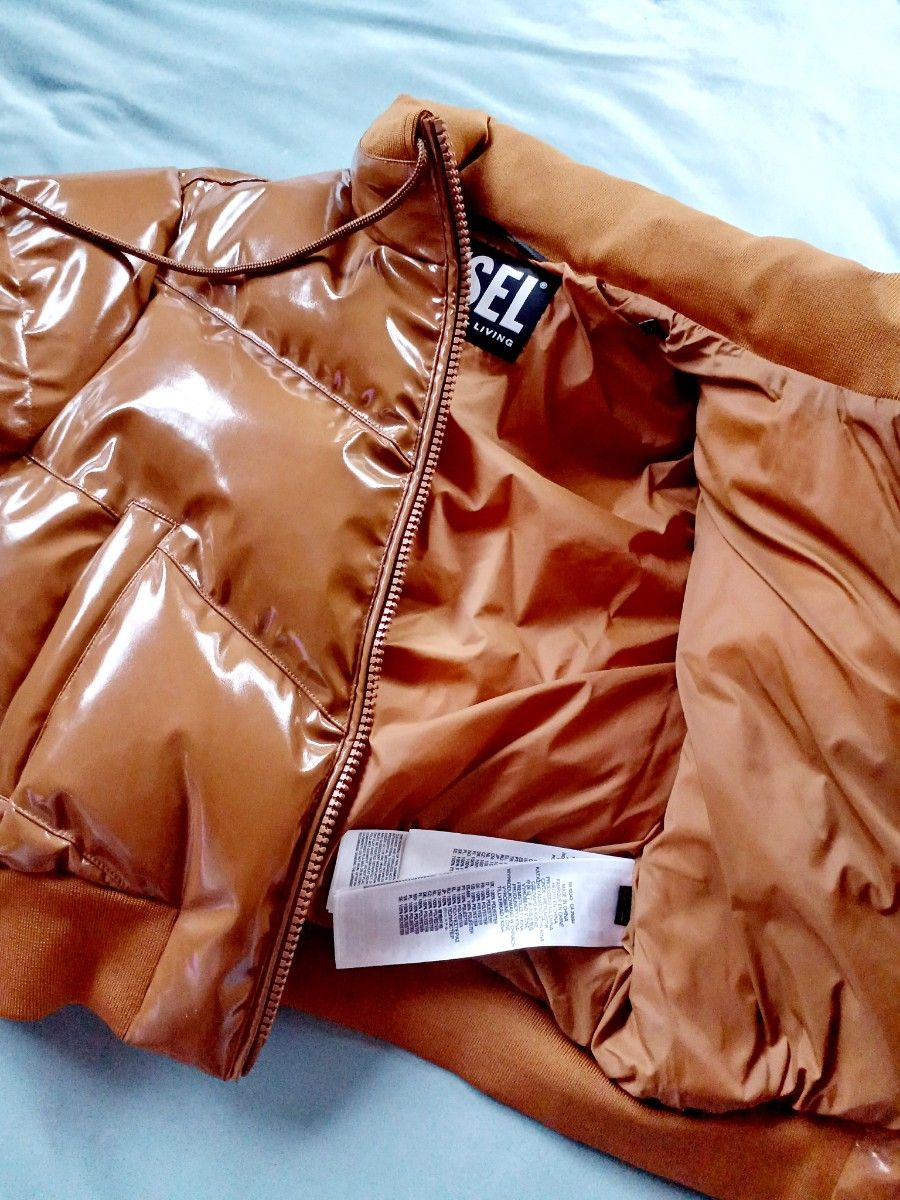 DIESEL クロップド パデッド ダウンジャケット XS (Mサイズ相当 DIESEL クロップド パデッド ダウンジャケット XS (Mサイズ相当