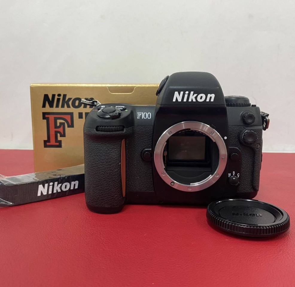 カメラ フィルムカメラ 美品 Nikon F100 元箱&ストラップ 付き かび くもりなし