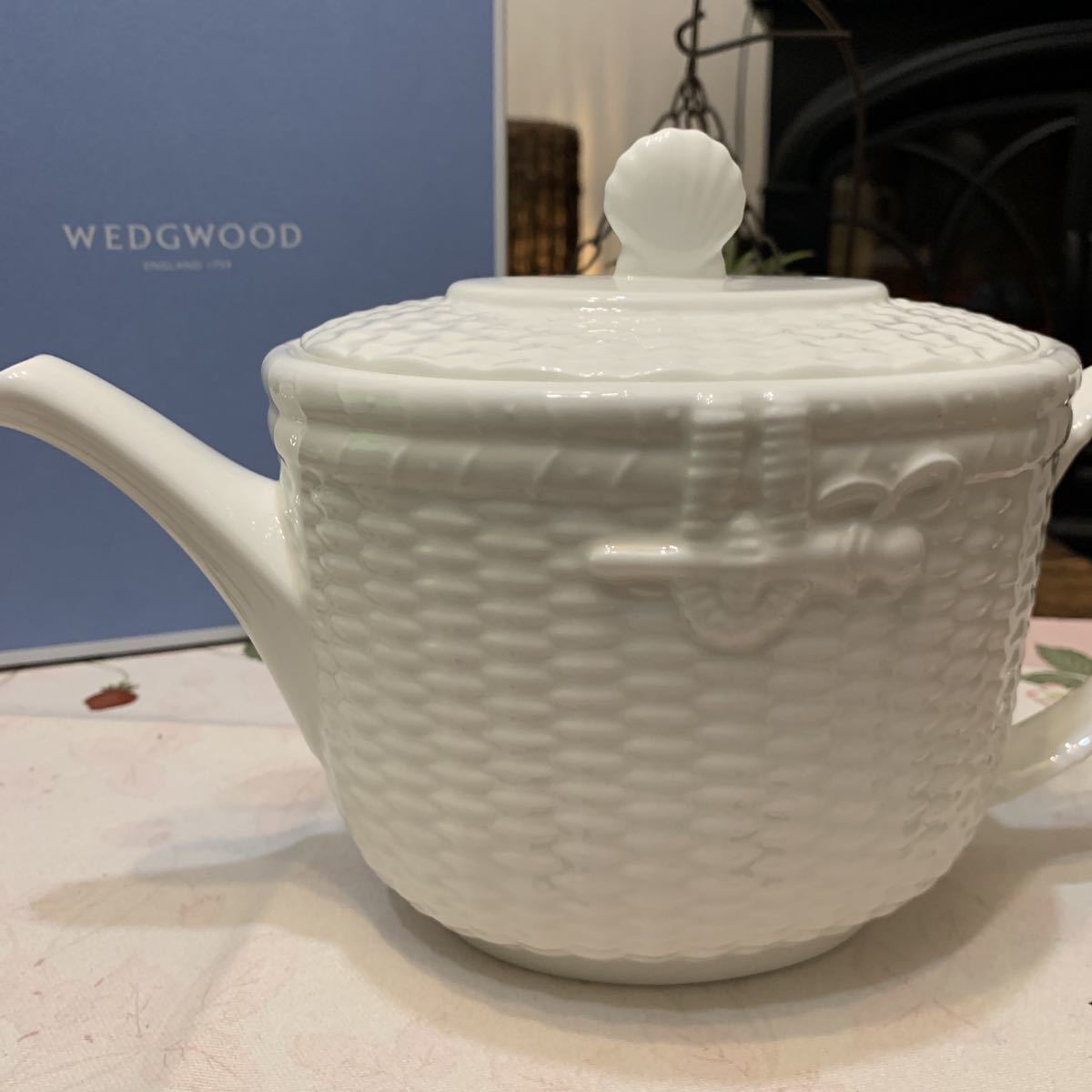 WEDGWOOD ナンタケット ティーポット-