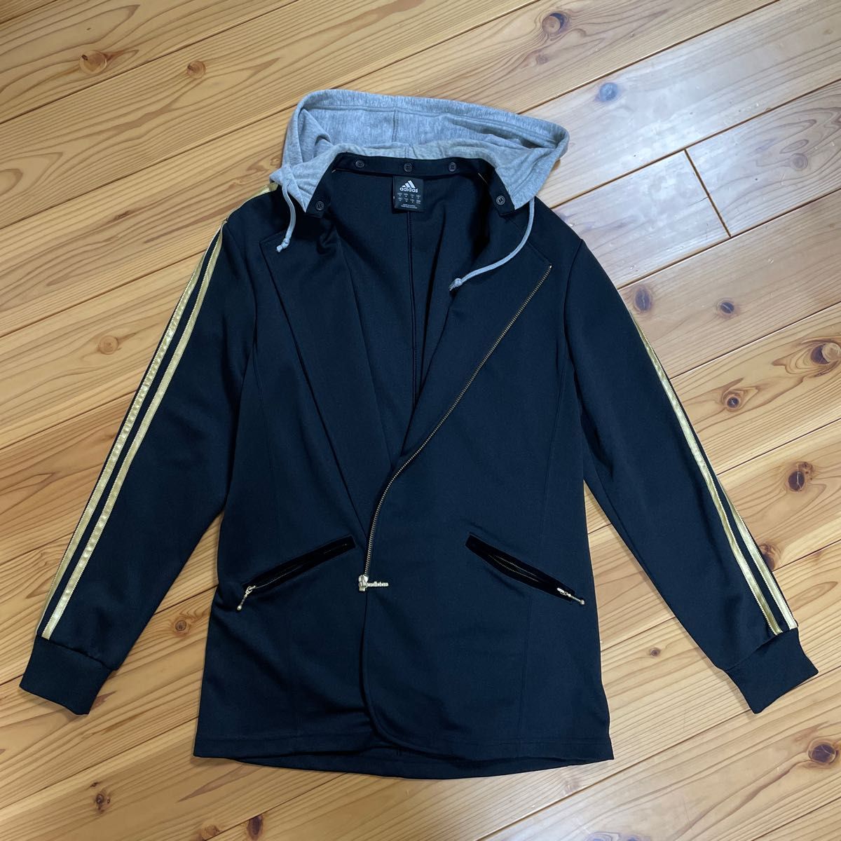 希少 レア 着用回数少なめ 古着の割には美品ADIDAS ジャケット