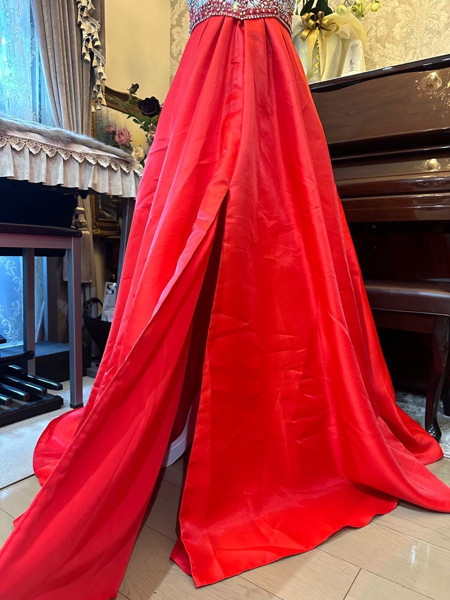 ロングドレス　演奏会　発表会　結婚式　コンテスト　キャパ　パーティー　赤　フレア カラードレス ウエディングドレス