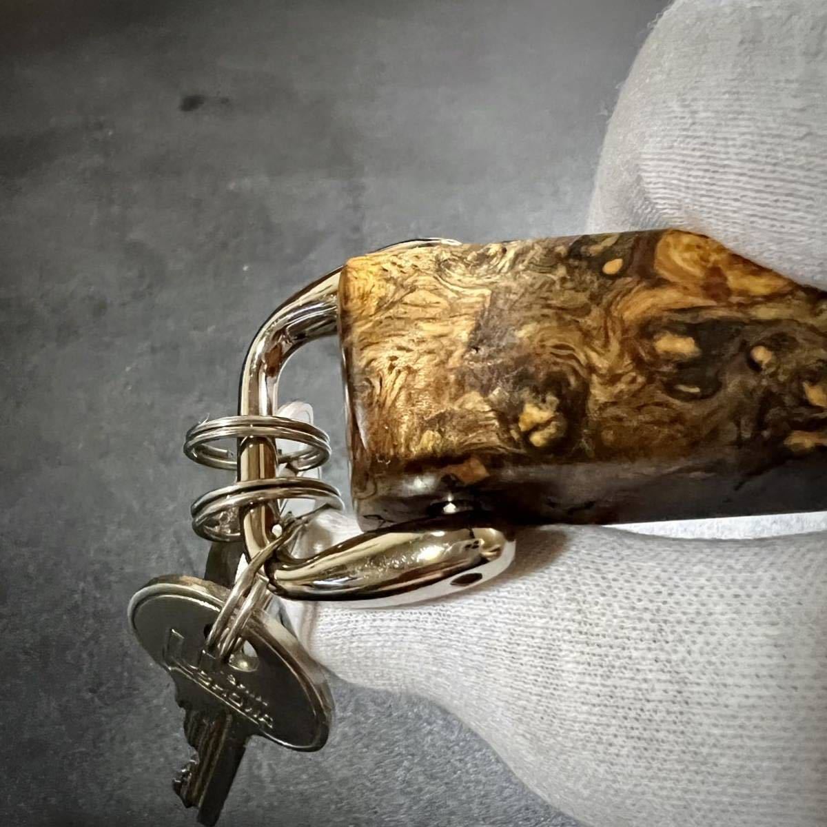 最新のデザイン 銘木キーホルダー 花梨瘤 ハンドメイド 新品 未使用