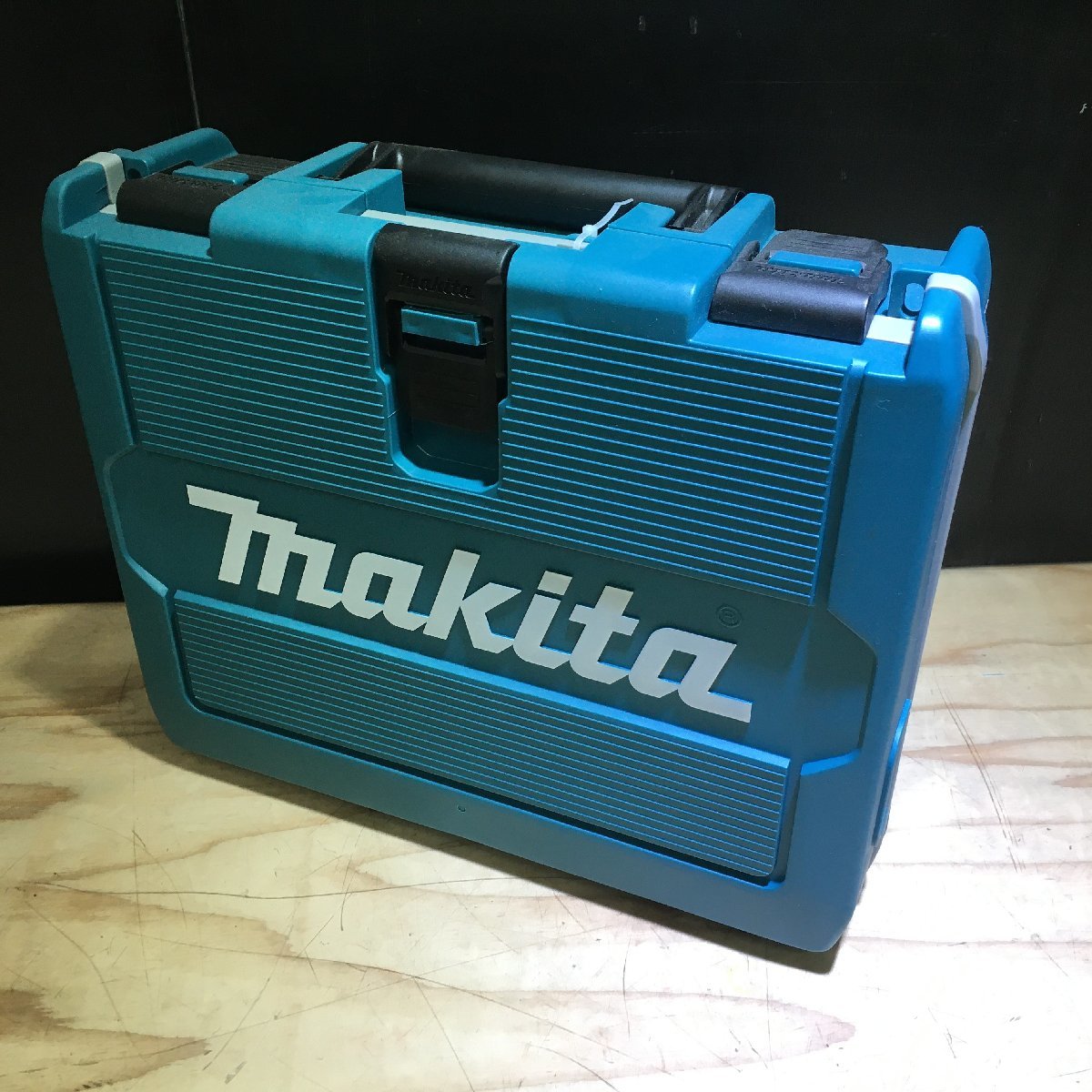 【未使用品】makita(マキタ) 18v充電式インパクトレンチ フルセット(6Ahバッテリx2/充電器/ケース) TW300DRGX / IT7SN0LWC1QF