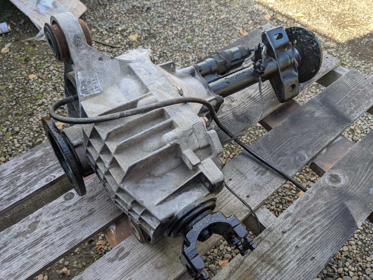  Tahoe 98 front diff 5.7L