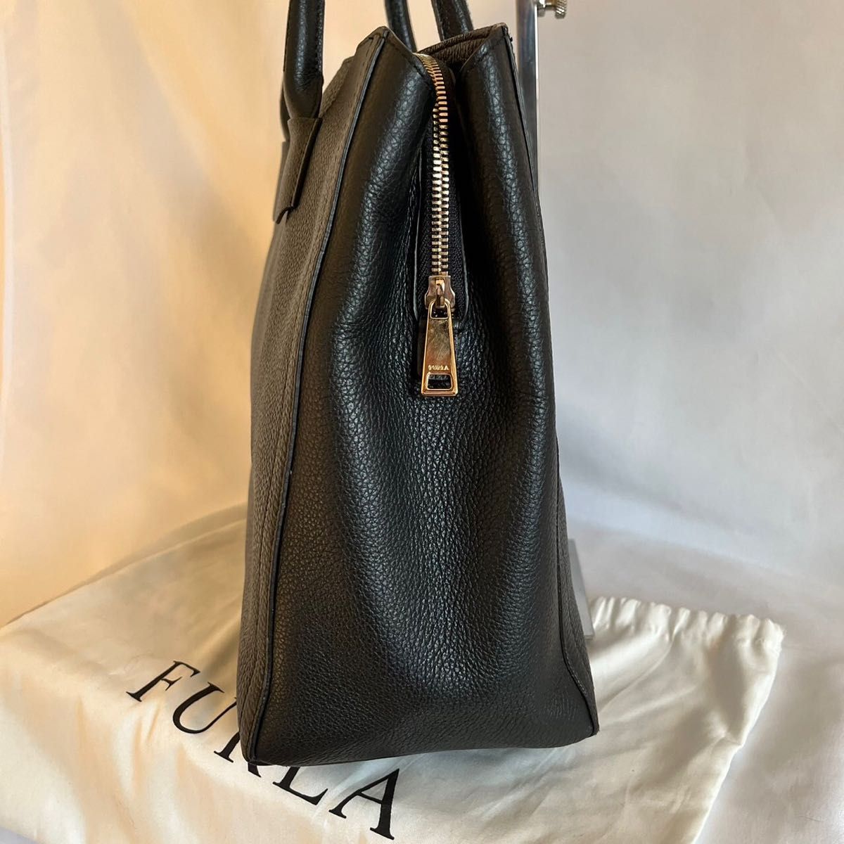 【大人気】FURLA フルラ　バッグ　ショルダー　ブラックA4 ビジネス　就活 トートバッグ 大容量