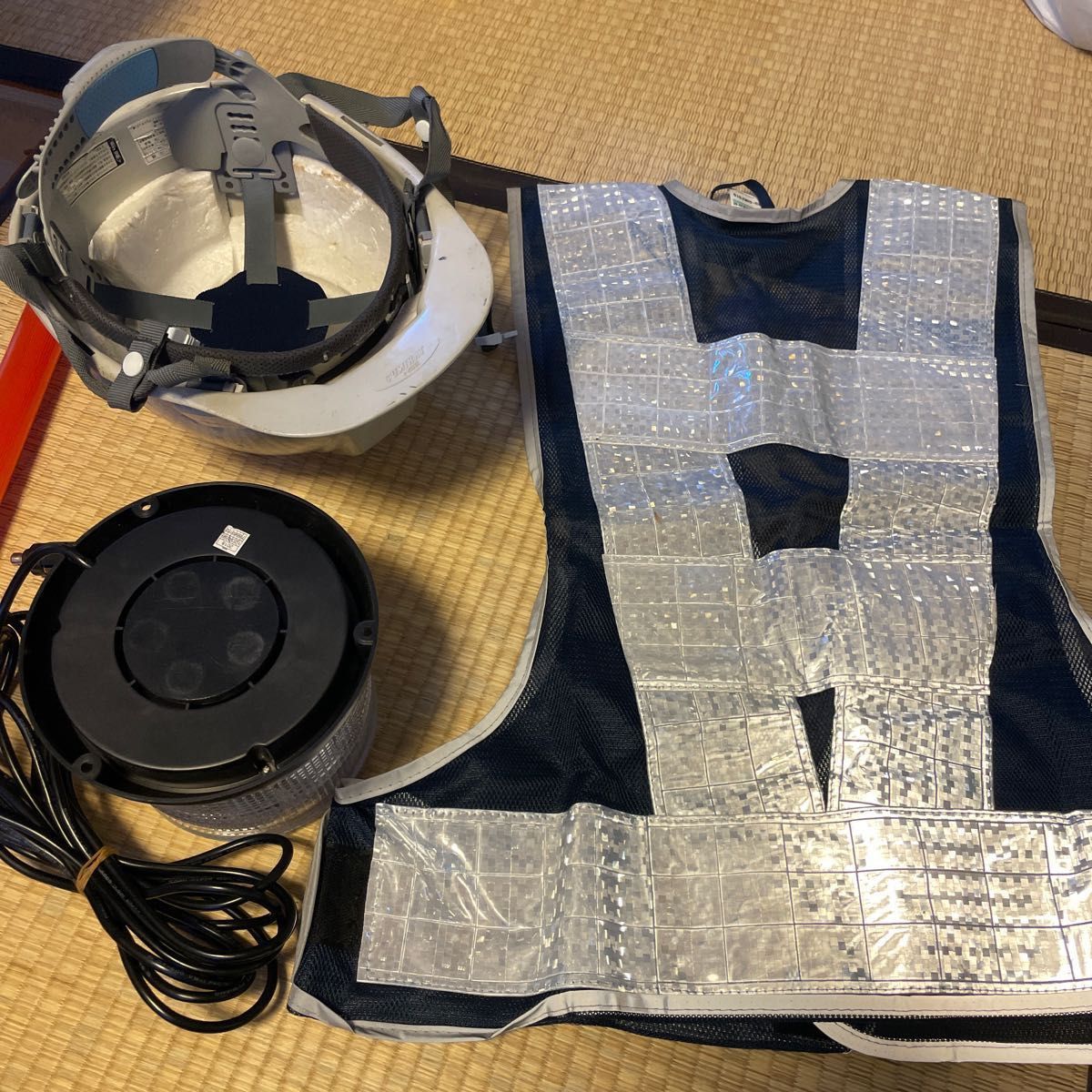 誘導道具一式 LED回転灯緑 誘導棒 反射ベスト ヘルメット 3