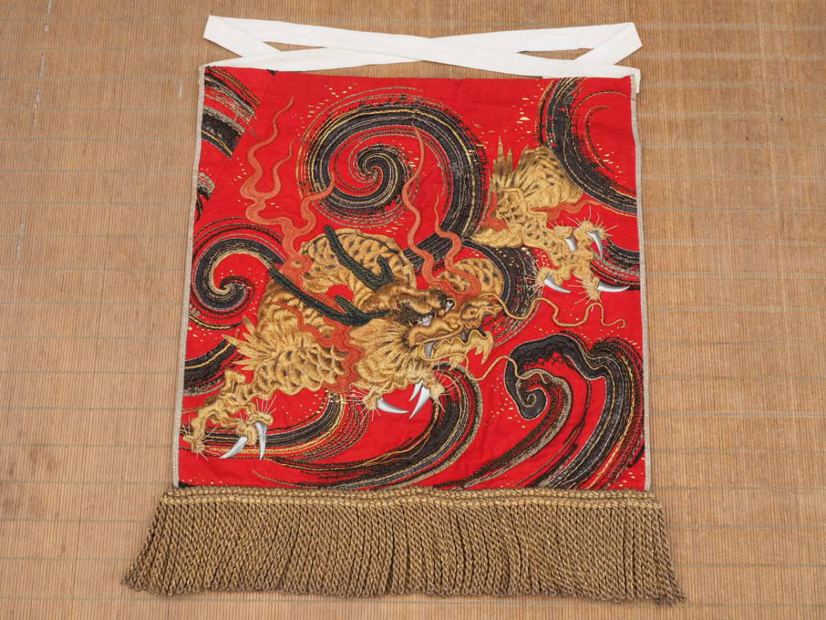 Yahoo!オークション - 古い化粧廻し 赤地に龍の金襴刺繍 大相撲 Yahoo!オークション - 古い化粧廻し 赤地に龍の金襴刺繍 大相撲