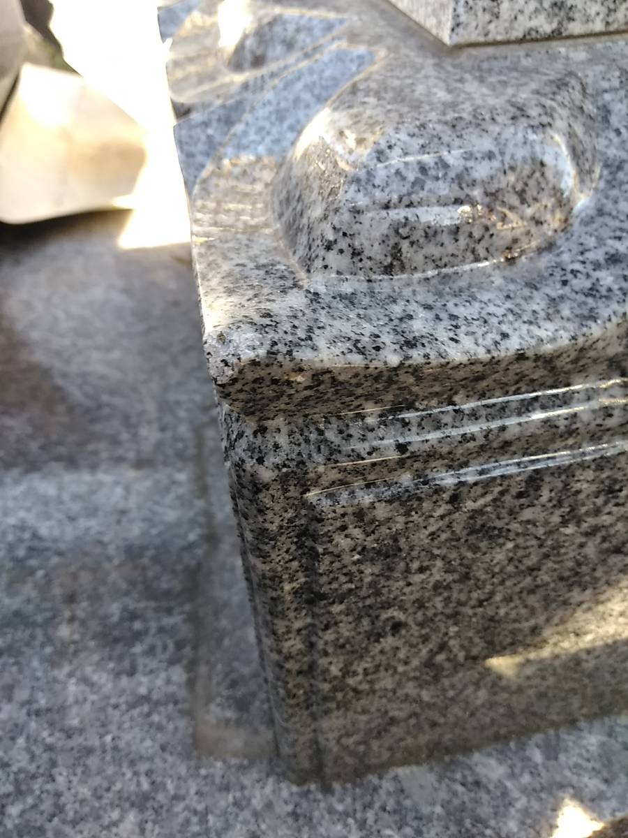 電話番号必要☆佐川急便パレット便発送可☆白御影石蓮華台付石碑 電話番号必要☆佐川急便パレット便発送可☆白御影石蓮華台付石碑