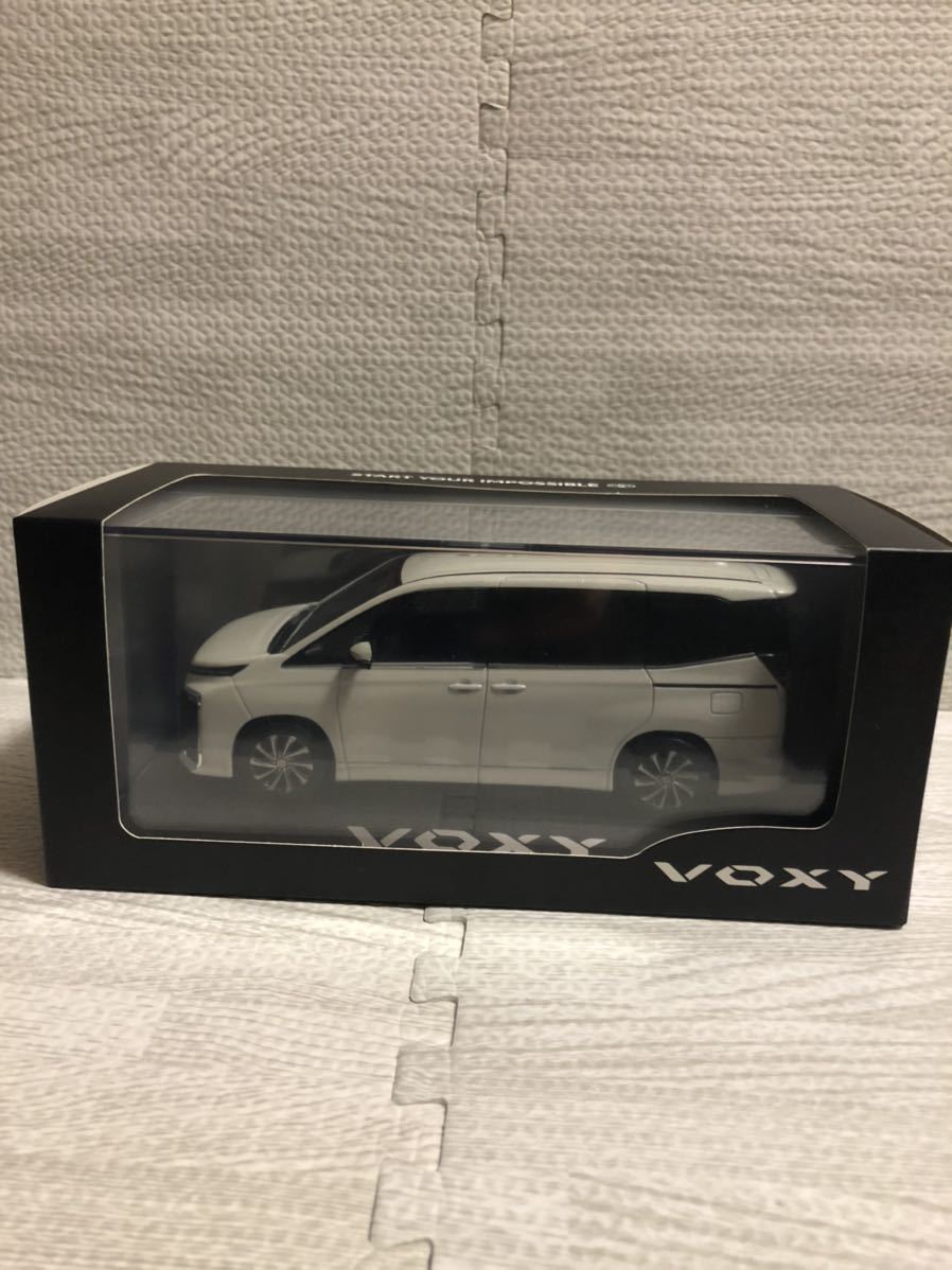 Yahoo!オークション - 1/30 トヨタ 新型ヴォクシー S-Z VOXY 202...