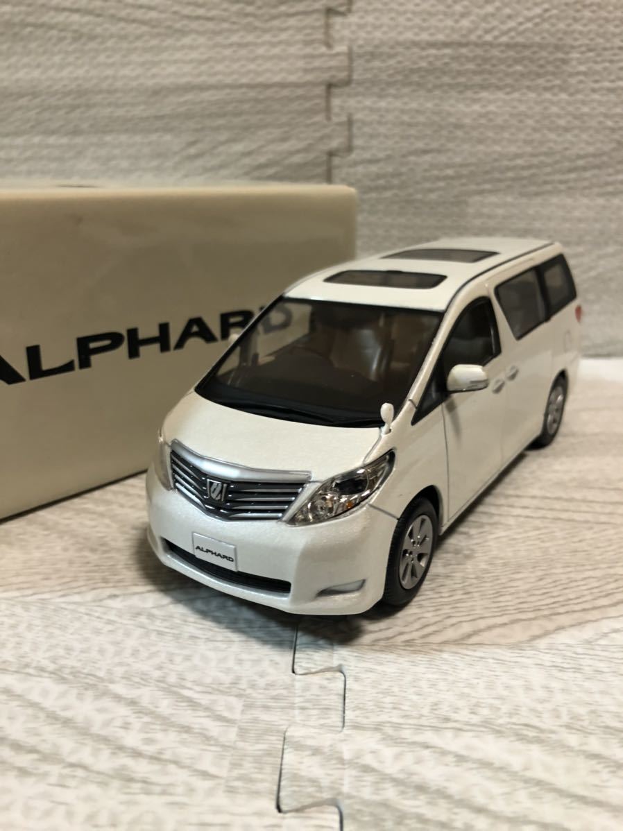 1/30 トヨタ アルファード ALPHARD 前期 カラーサンプル ミニカー