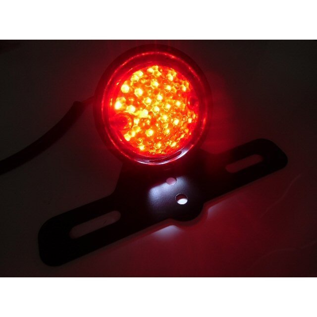 バイク用 汎用 LEDテールランプ スモール⇔ブレーキ 連動 白色ナンバー灯＆ステー付き アメリカン ビンテージ カスタム 送料無料/2_画像5