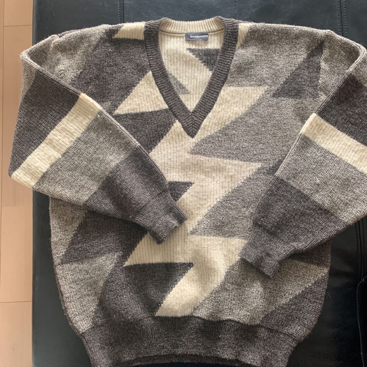 春夏新作 80s【Issey Miyake Men】イッセイミヤケ メン Vネック セーター 日本製 難有 良柄 日本製 フリーサイズ 襤褸 リペアベース その他 春夏新作 80s【Issey Miyake Men】イッセイミヤケ メン Vネック セーター 日本製 難有 良柄 日本製 フリーサイズ 襤褸 リペアベース その他