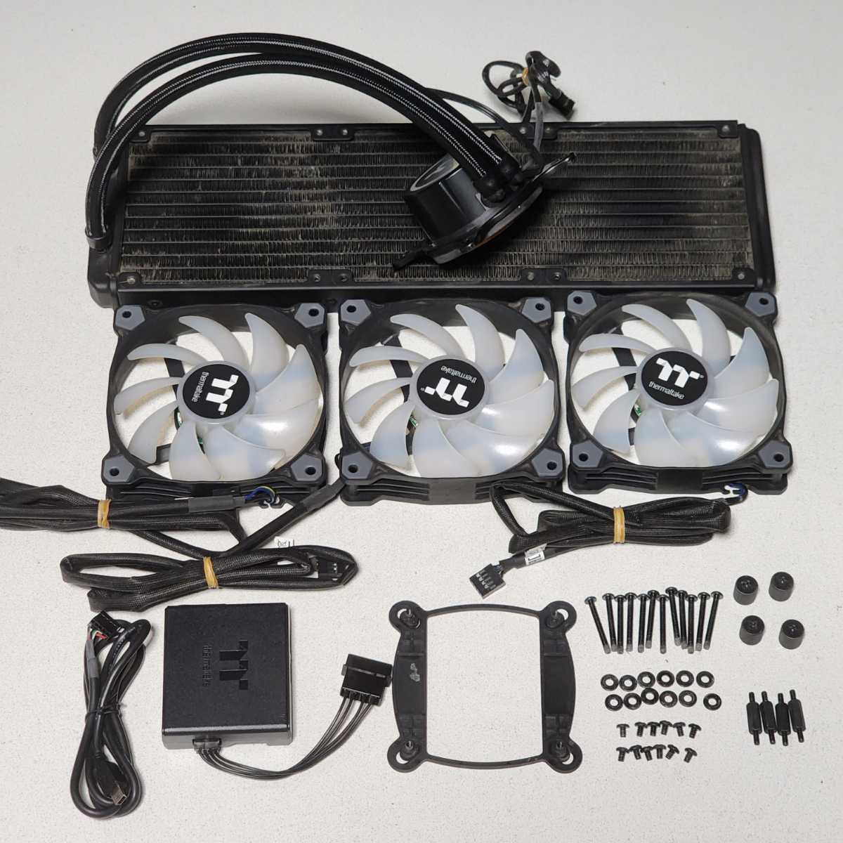 送料無料】Thermaltake Floe Riing RGB 360 TT Premium Edition 360mm ...