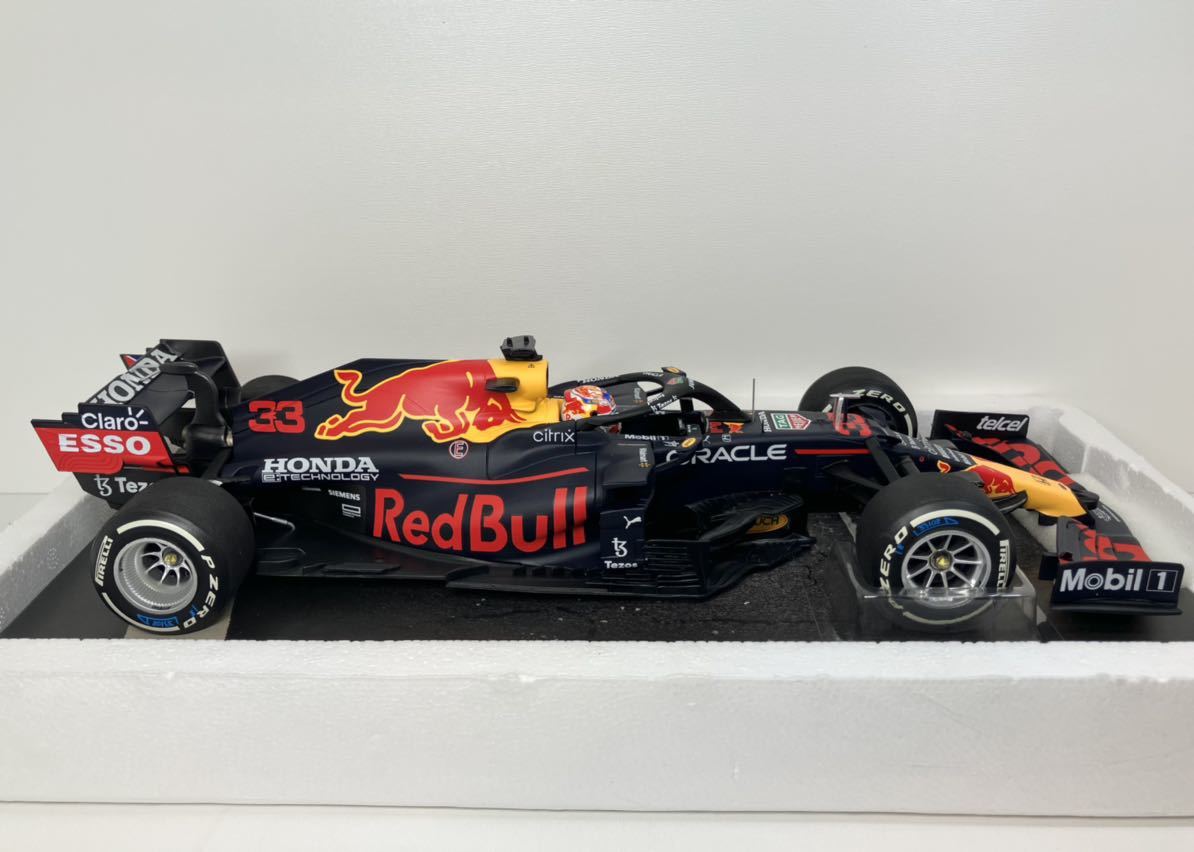 フェルスタッペン別注 1/18 RB16B 2021 オランダGP トロフィー付