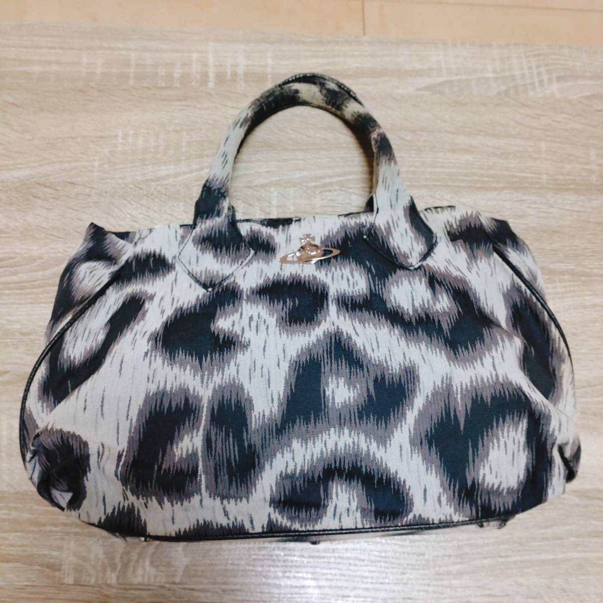 2022年5月新作下旬 Vivienne Westwood Yasmine レオパード バッグ