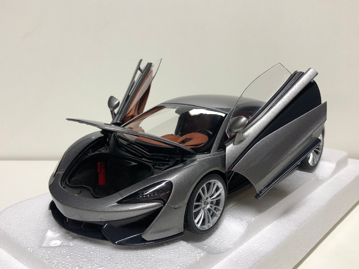 セール品　AUTOart 1/18 McLaren 570S Coupe 2016 lightgrey-metallic　マクラーレン_画像6