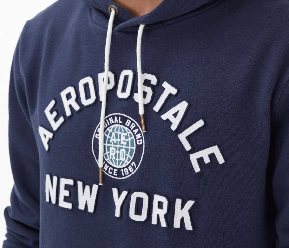 ●送料無料●大きいサイズ Aeropostale プルオーバーパーカー(NY Arch/カデットネイビー)【USサイズ/3XL】