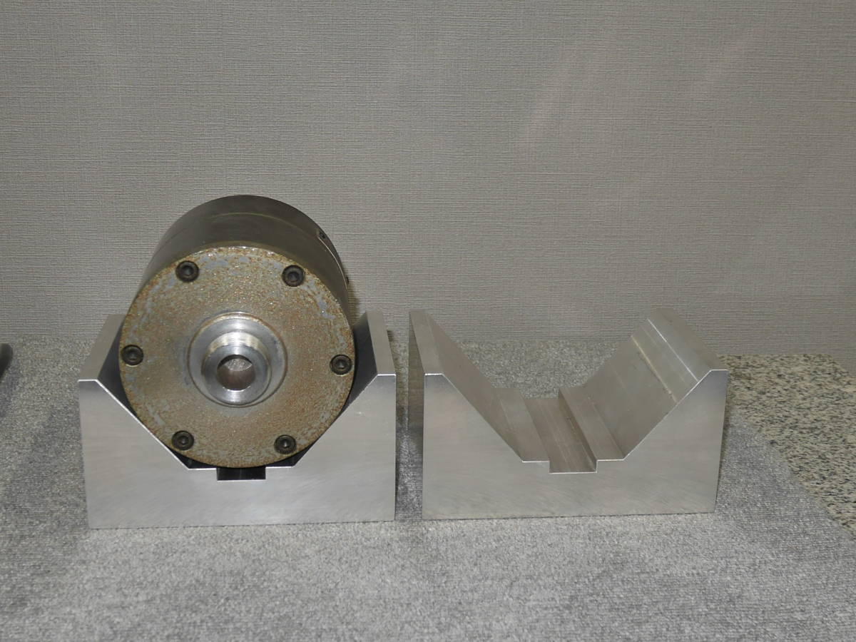 ドライバー スタンド スピーカースタンド 固定台 アルミ 削りだし