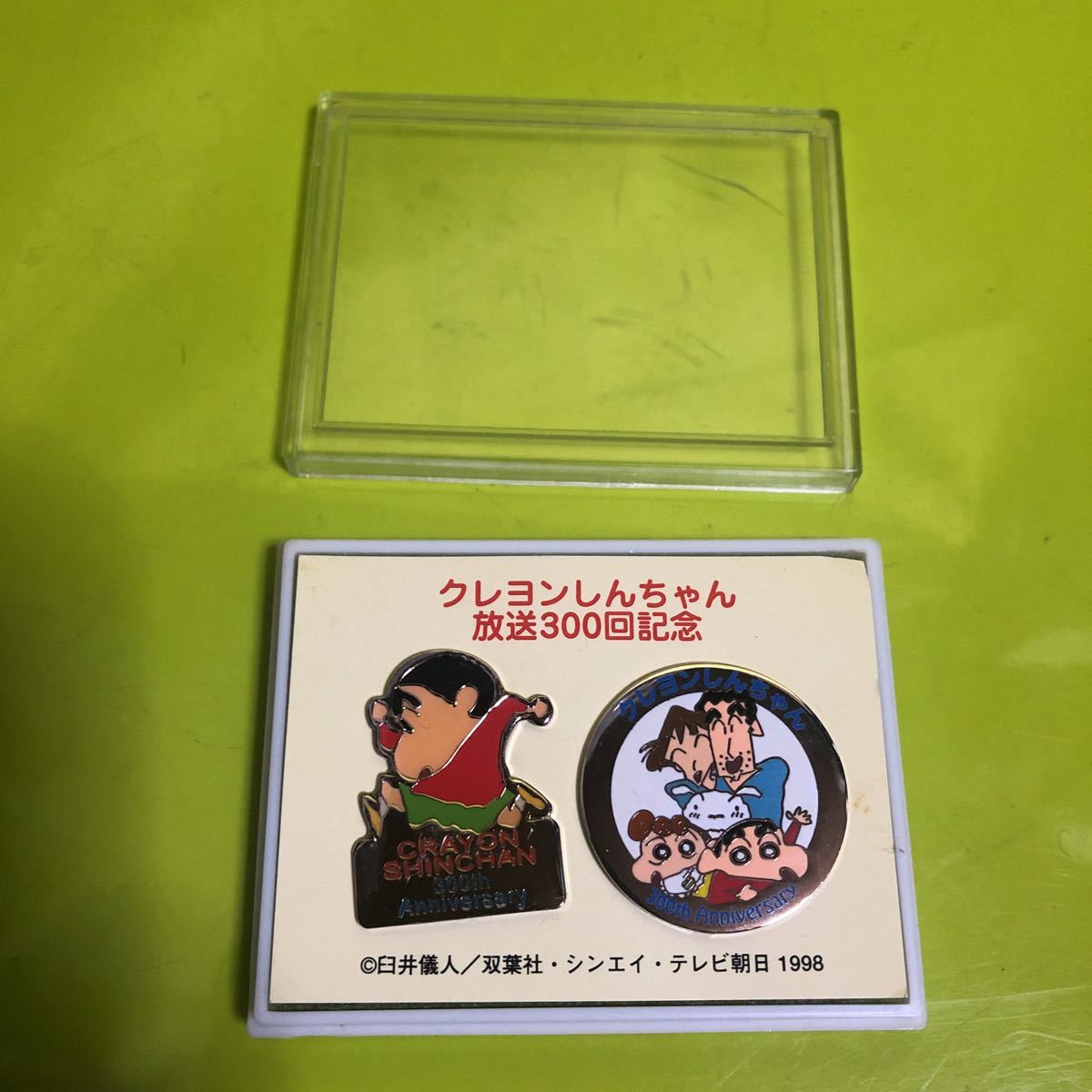 限定価格セール！ テレビ朝日 2002 クレヨンしんちゃん ピンバッジ