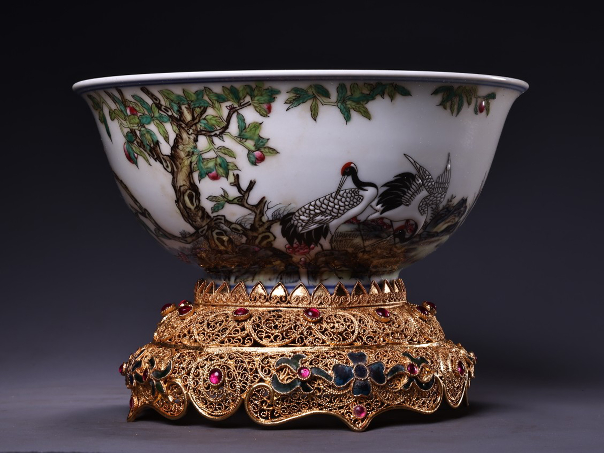 新品登場『清・乾隆年製款・古陶磁器・包銀塗金花絲焼藍粉彩鶴寿延年紋