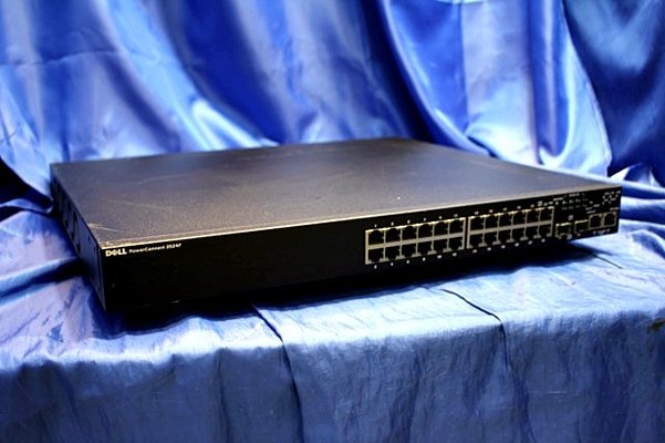 DELL/24 port PowerConnect 3524P 24 port switch PoE 42647Y