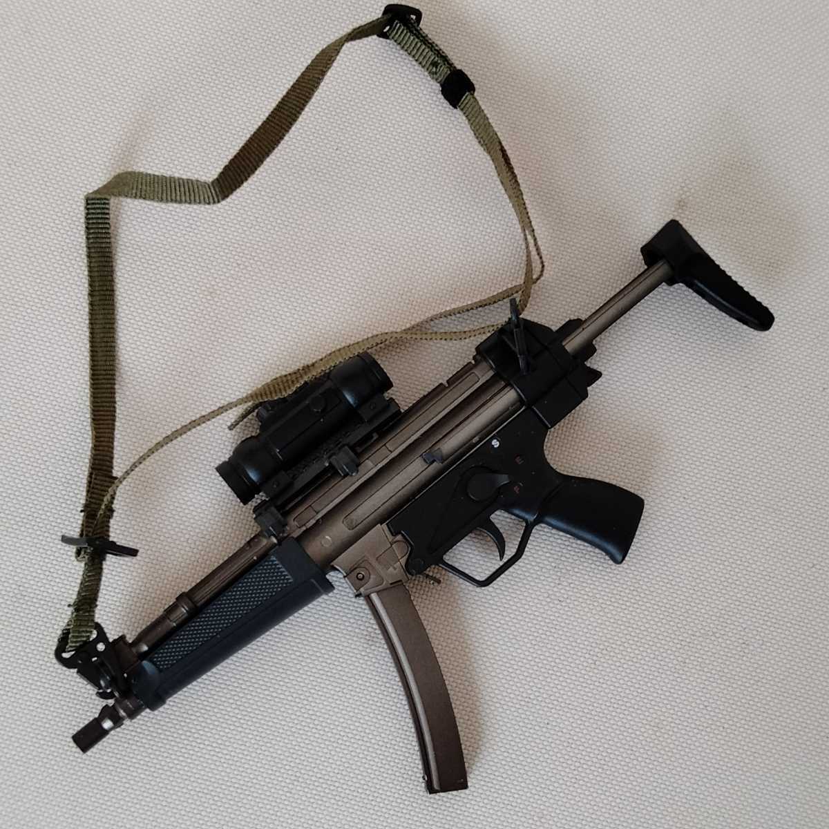 ほぼ未使用【MP5】サブマシンガン ダムトイズ 1/6 バイオ ほぼ未使用【MP5】サブマシンガン ダムトイズ 1/6 バイオ