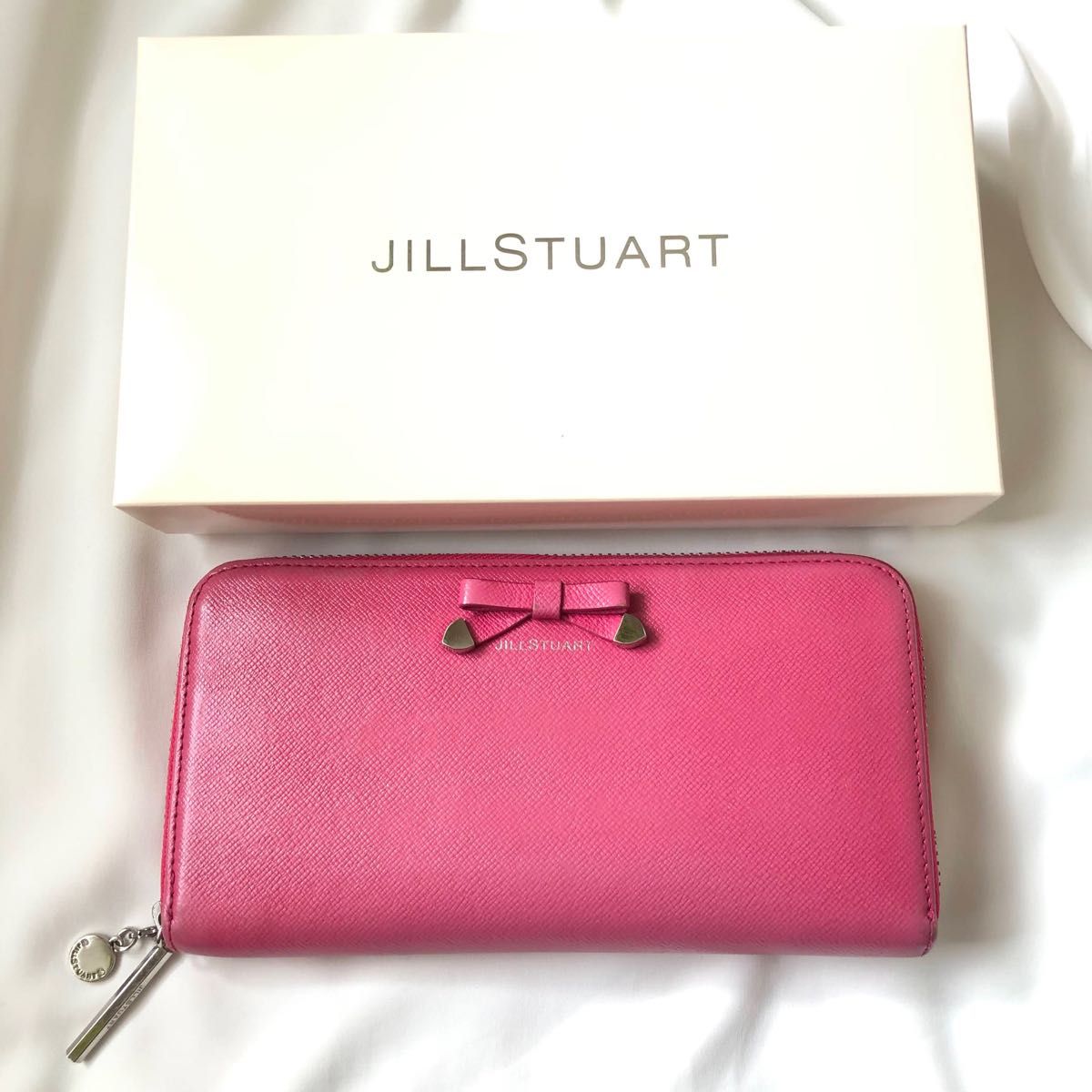 美品 JILL STUART ジルスチュアート 長財布 ショッキングピンク