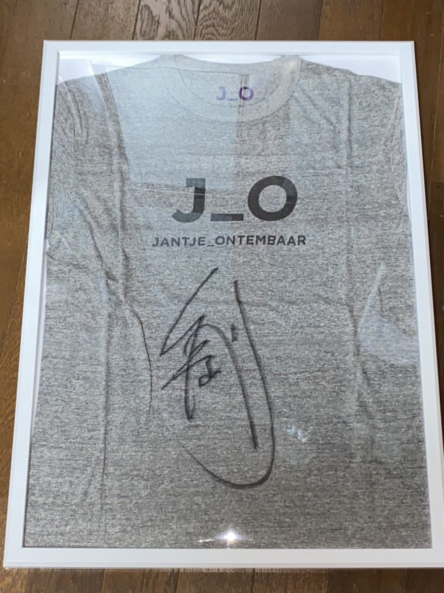 SANTORYチャリティ提供品 草彅剛 直筆サイン入りJANTJE_ONTEMBAAR Tシャツ額装品_画像1